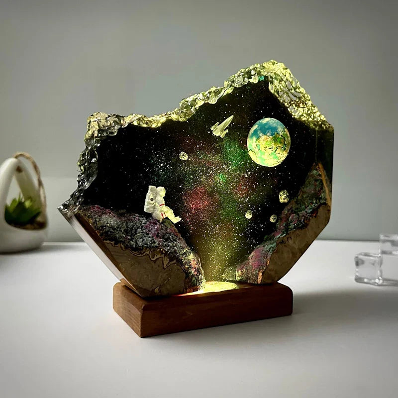 宇宙を漂う レジンテーブルランプ