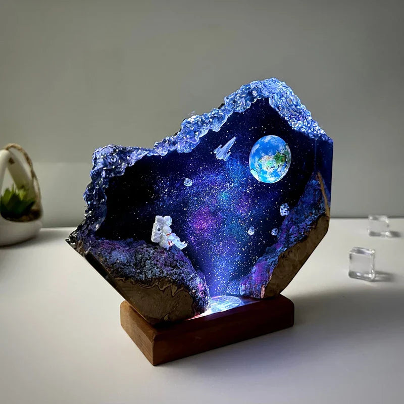 宇宙を漂う レジンテーブルランプ