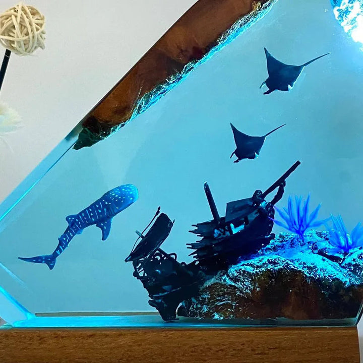 沈没船の世界 レジンテーブルライト